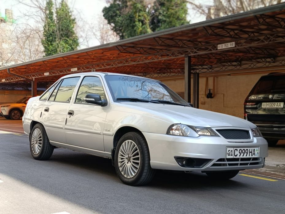 Нексия 2 Донс 1.6 сотилади супер кондиционер