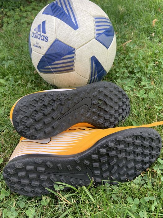 Футболни обувки/бутонки/стоножки Найк/Nike