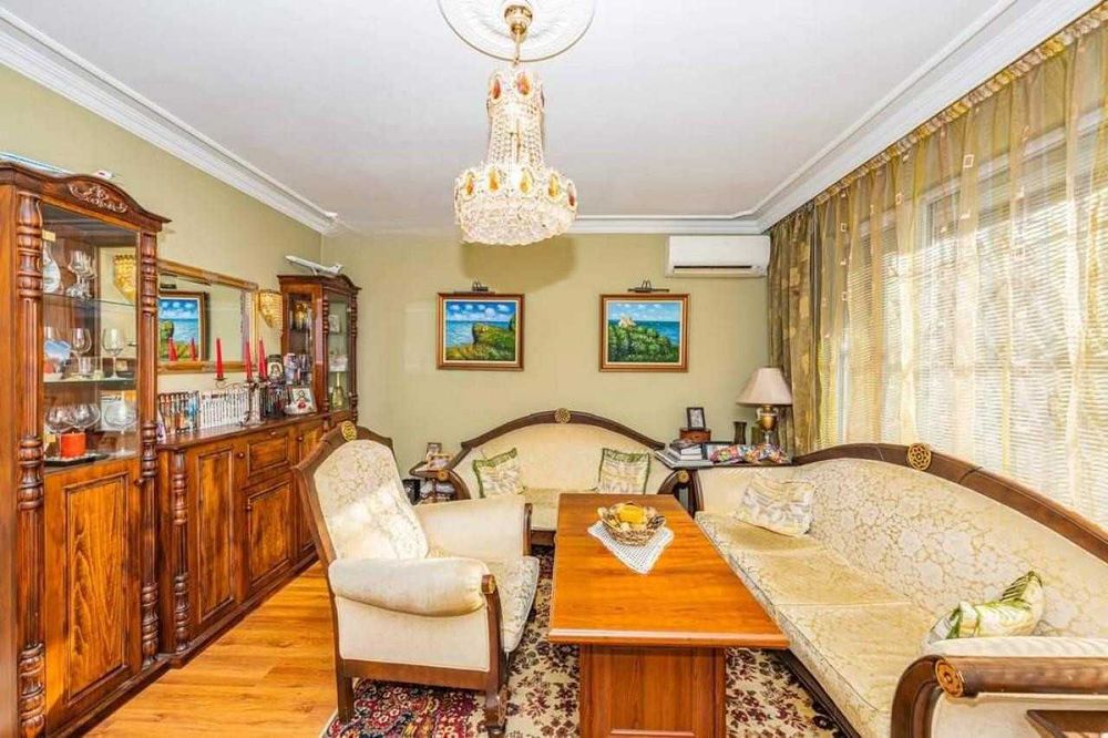 Тристаен апартамент в Гагарин