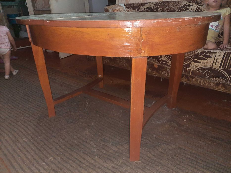 Срочно продается раздвижной обеденный стол