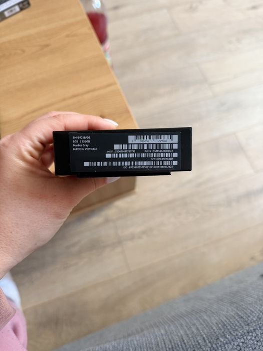 Vand Samsung S24 Grey 256 gb