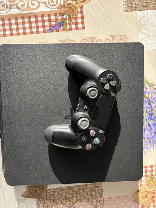 Ps4 slim foarte bun!