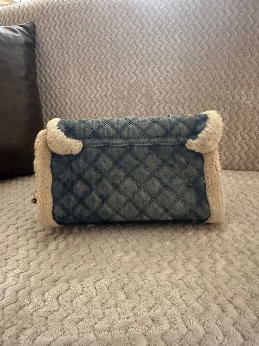 Чанта GUESS - ползвана и запазена