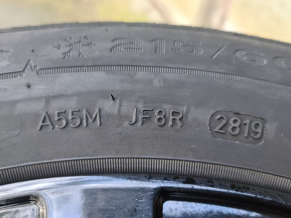 215 60 R 16 jante aliaj cu cauciucuri de iarna 5 x 108 ET 40 FORD