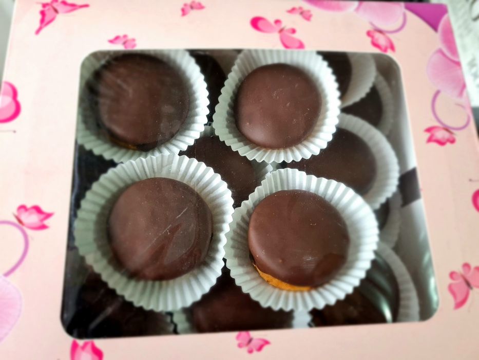 Prajituri de casa Islere cu nuca si crema de ciocolata