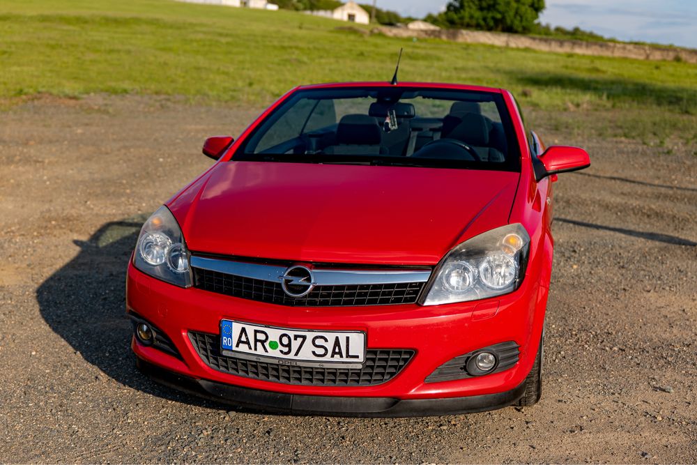 Opel Astra Twin Top Cabrio – 1.8 Benzină – Decapotabilă