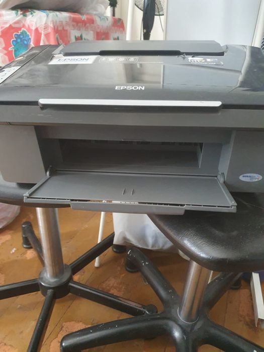 Продам принтер EPSON .