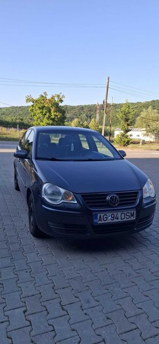Vând polo 1.9 /2800euro neg