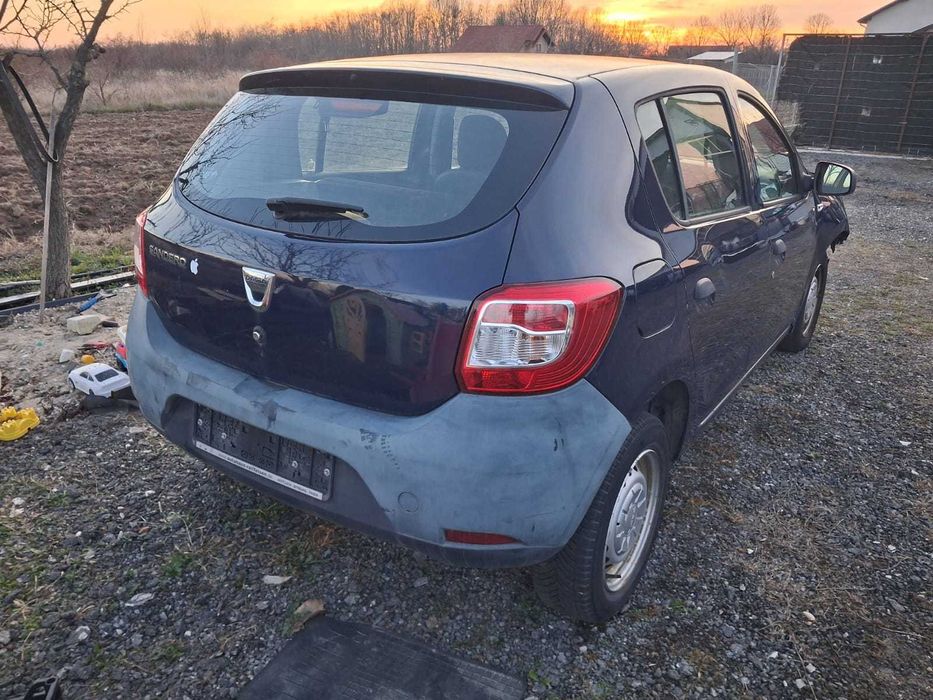 Dezmembrez Dacia Sandero 1.2 benzina 2014 si 1.5 DCI