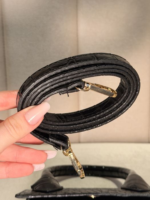 Geantă JAQUEMUS neagră-piele crocodil