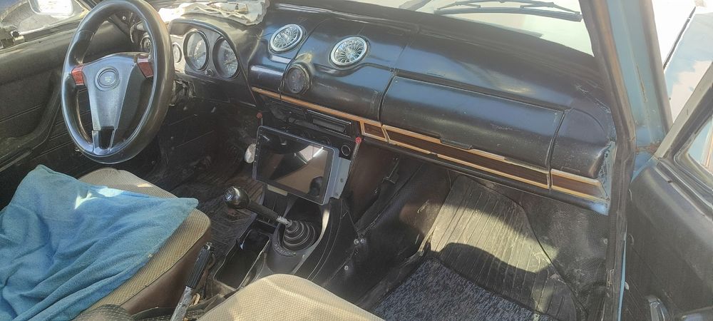 Жигули ВАЗ 2106.