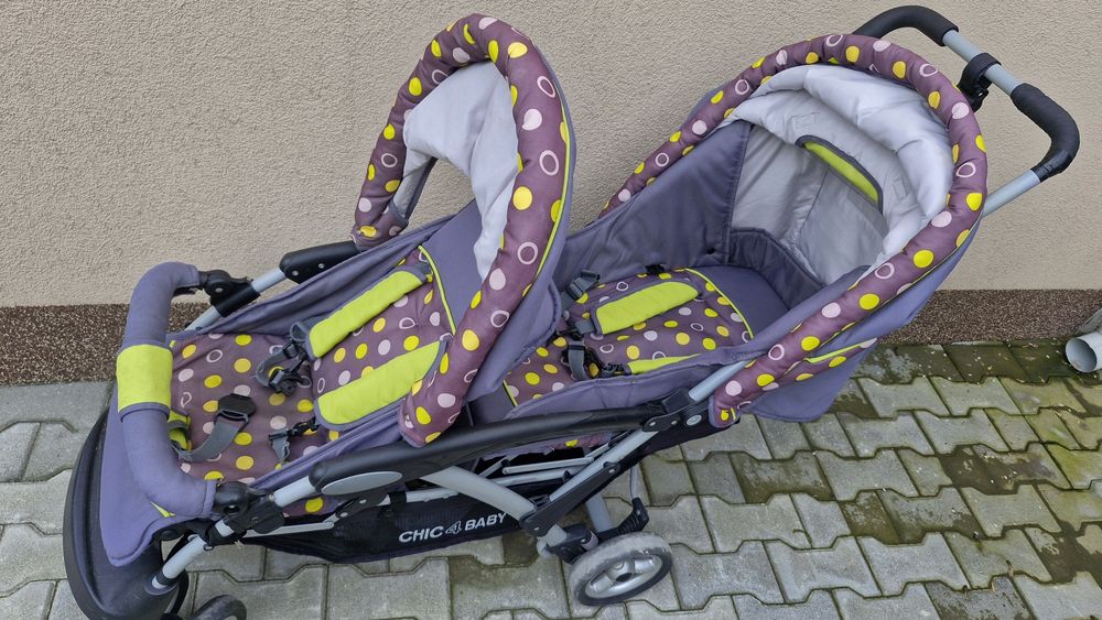 Двойна количка за близнаци или породени деца