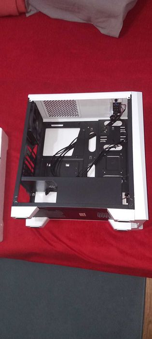 VandCarcasa AeroCool ATX Aerocool Cylon RGB White - USB3.0
fara sursa