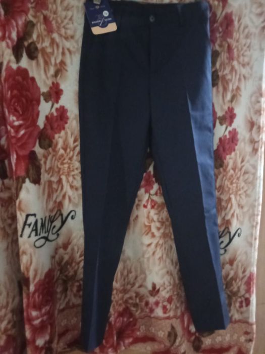 Продается новая школьная одежда