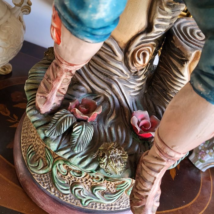 Огромна италианска порцеланова фигура