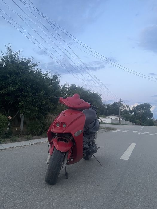 Malaguti f15,cititi descrierea