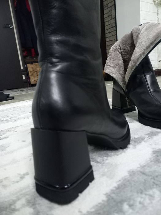 Продам зимние сапоги кожа