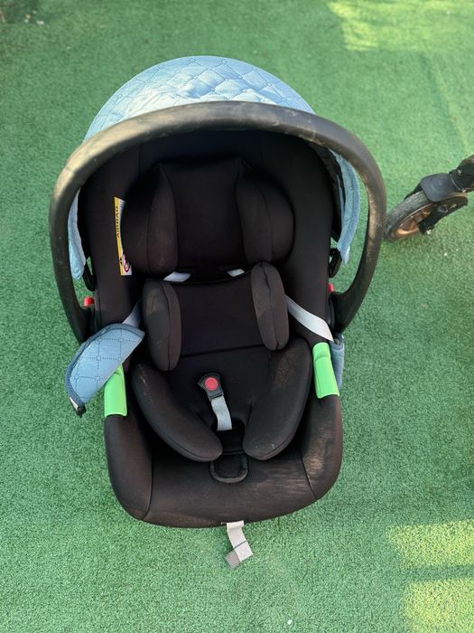 Vand carucior 3 in 1. Pret 500 lei.