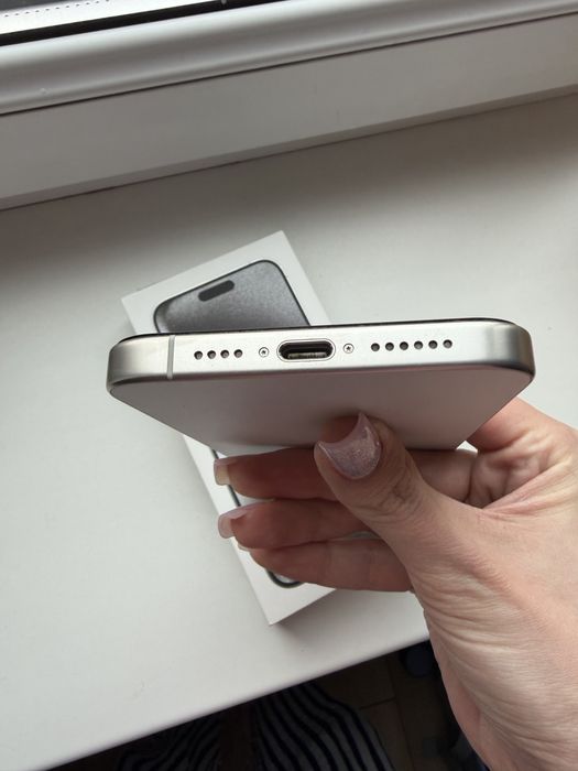 IPhone 15 pro max белый