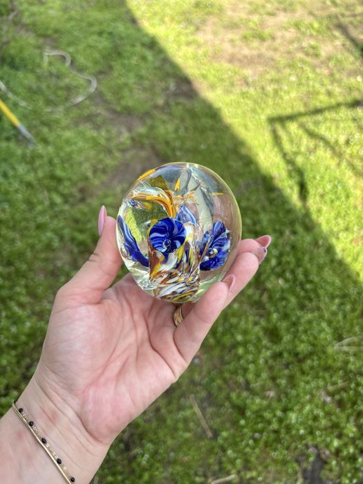 Prespapier din sticla suflata manual