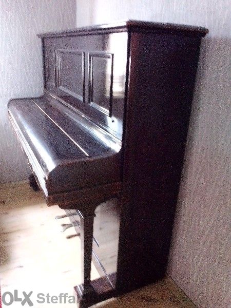 Пиано с  антична стойност