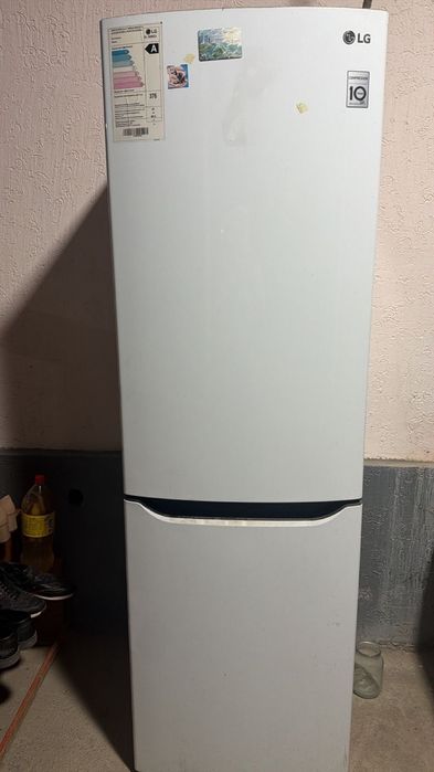 Холодильник LG сатылады