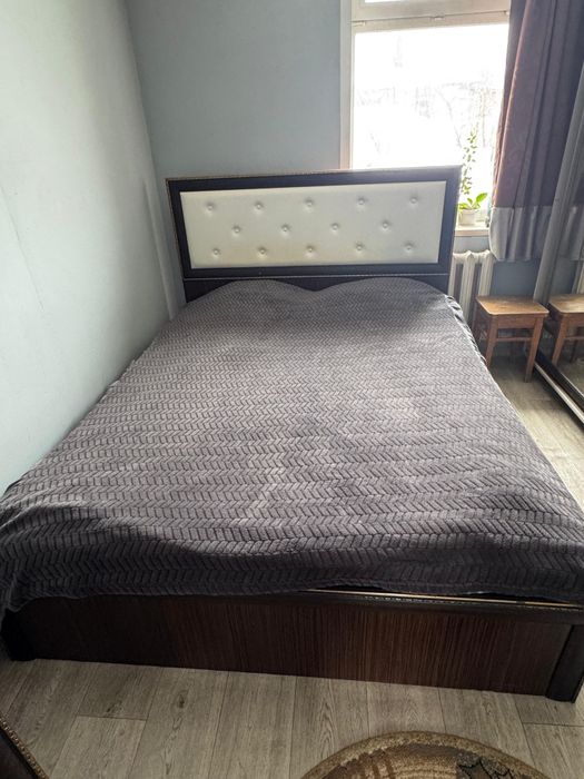 Продаю спальный гарнитур