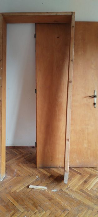 Врати с каси - дървени