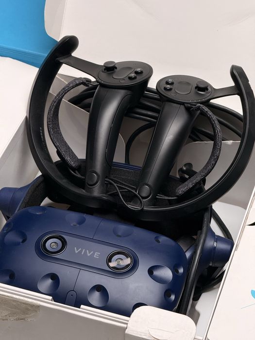 HTC VIVE PRO  с контроллерами Knuckles