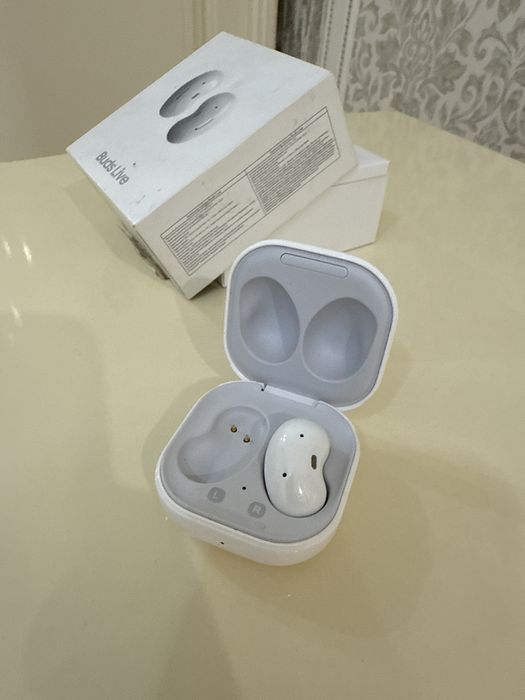 Наушник Samsung Galaxy Buds Live (оригинал)