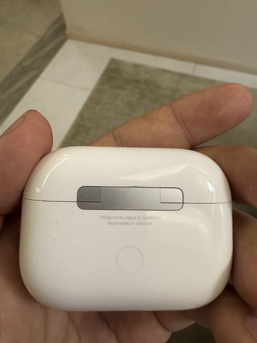 Airpods pro 2 generation sotiladi srochna!!!