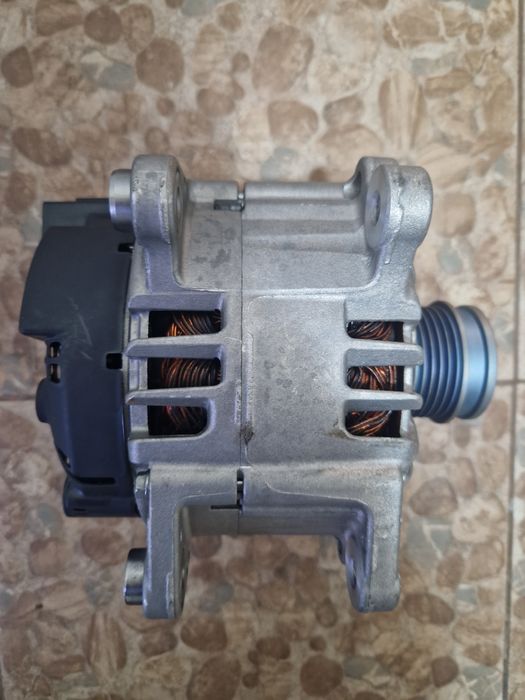 Alternator nou original Valeo 05E903026k