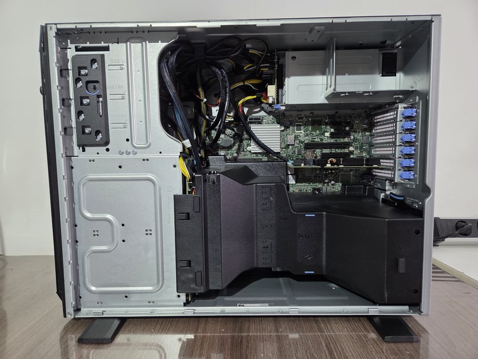 Server DELL T440 1 CPU x Intel Xeon Silver 4112 2.6 GHz 16 GB RAM DDR4