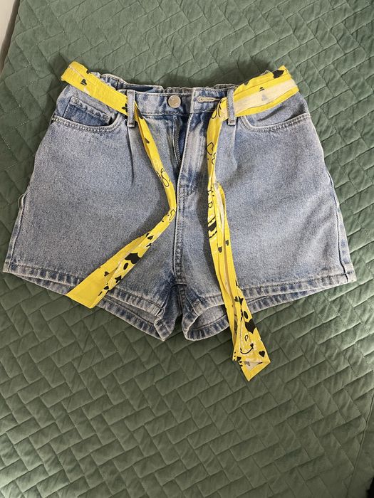 Продам джинсы и шорты на девочку