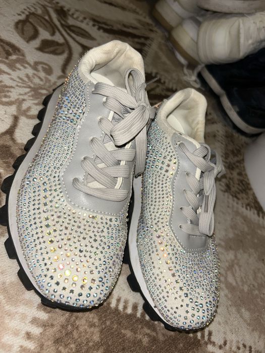 ЧИСТО НОВИ обувки!