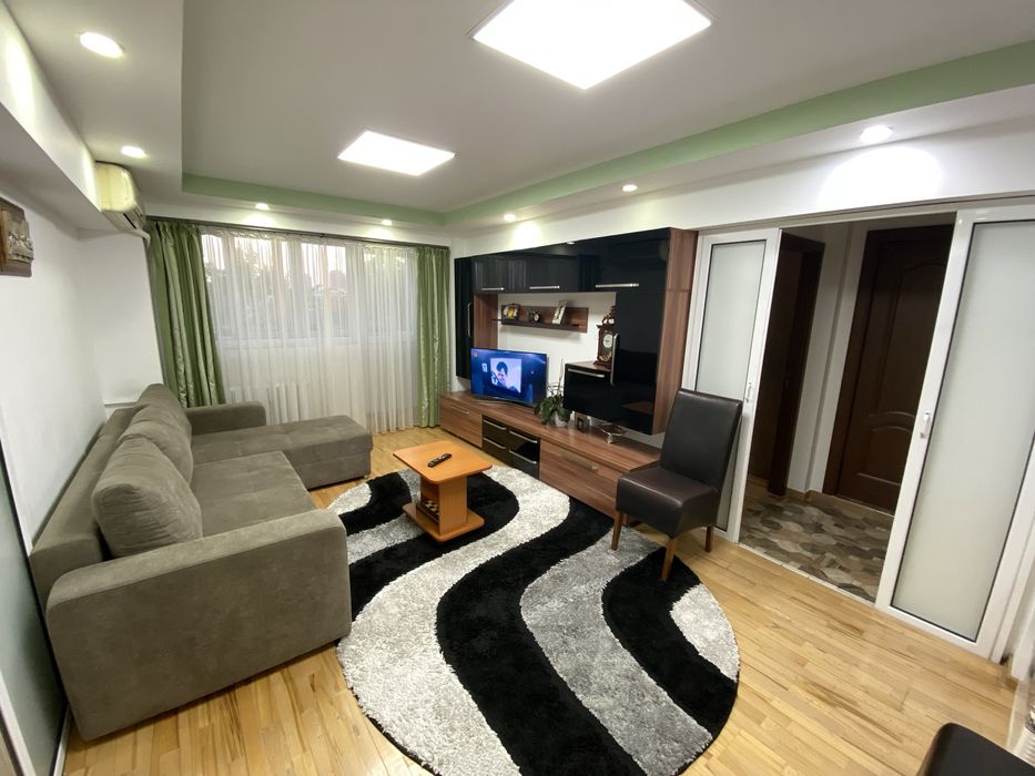 Proprietar vand apartament 3 camere Vitan