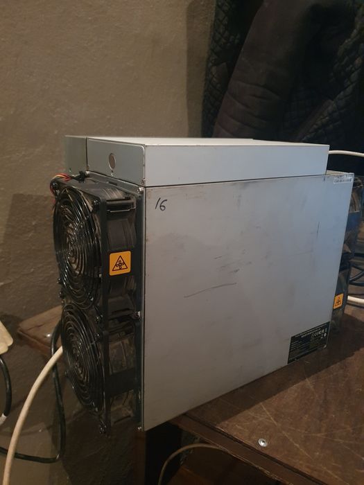 Asic mainer S 19J pro 104 tx.