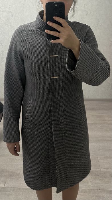 Пальто прямое, теплое 42р.