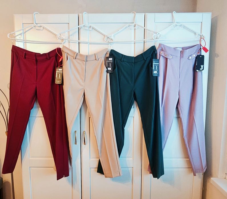 Нови дамски костюми Junona/ комплекти