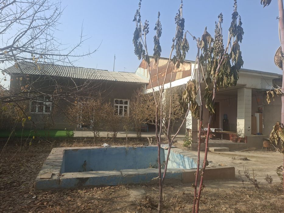 Qibray Otkir maxallada 6 sotokli 5 xonali