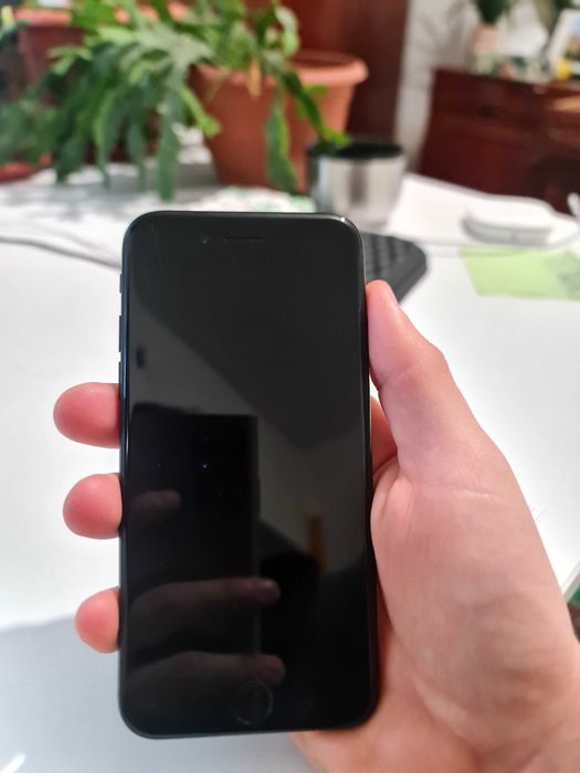Iphone SE3 2022 (93% baterie, stare impecabila)