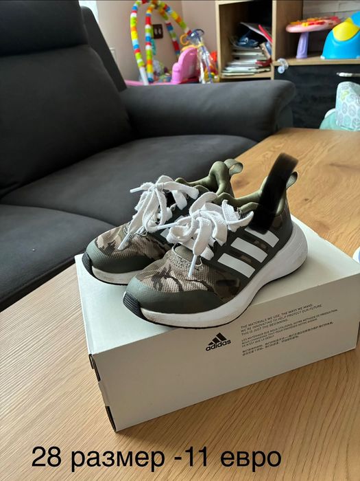 Маратонки за момче adidas