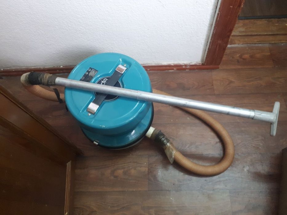 Срочно продаю пылесос "Урал" советский