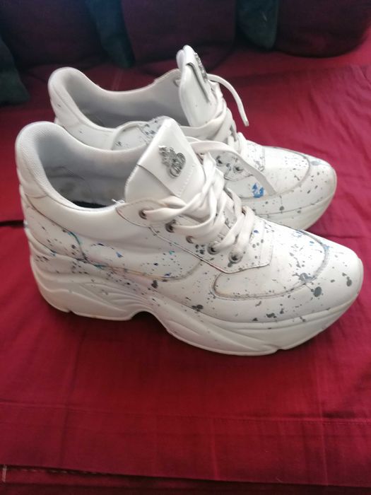 Дарис на платформа номер 39