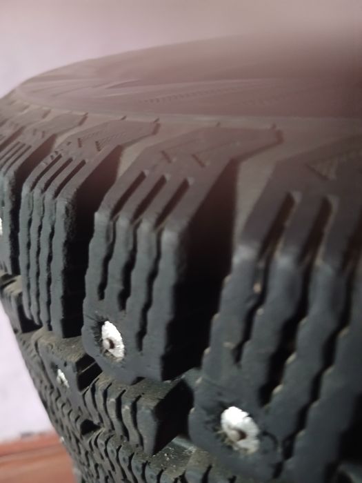 Продам резину зимню