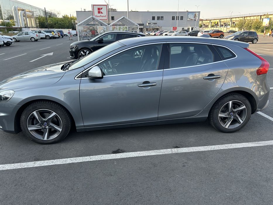 Volvo V40 2015 D2 R Design