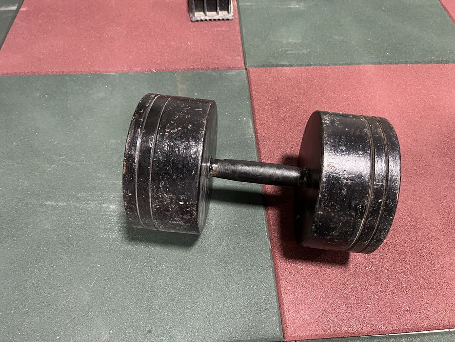 Продается гантеля