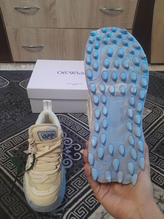 Adidasi Off white Odsy 1000