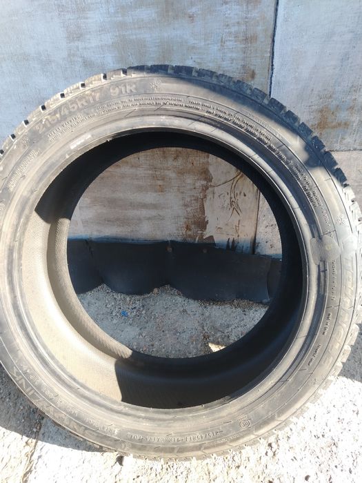 Продам резину triangle 215 45r 17
