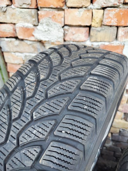 4 бр зимни 225/50/17 Bridgestone RFT